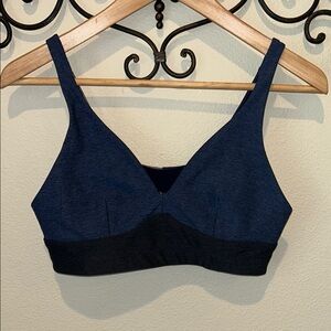 OUTDOOR VOICES TRI-TONE V-NECK SPORTS BRA SIZE SMALL